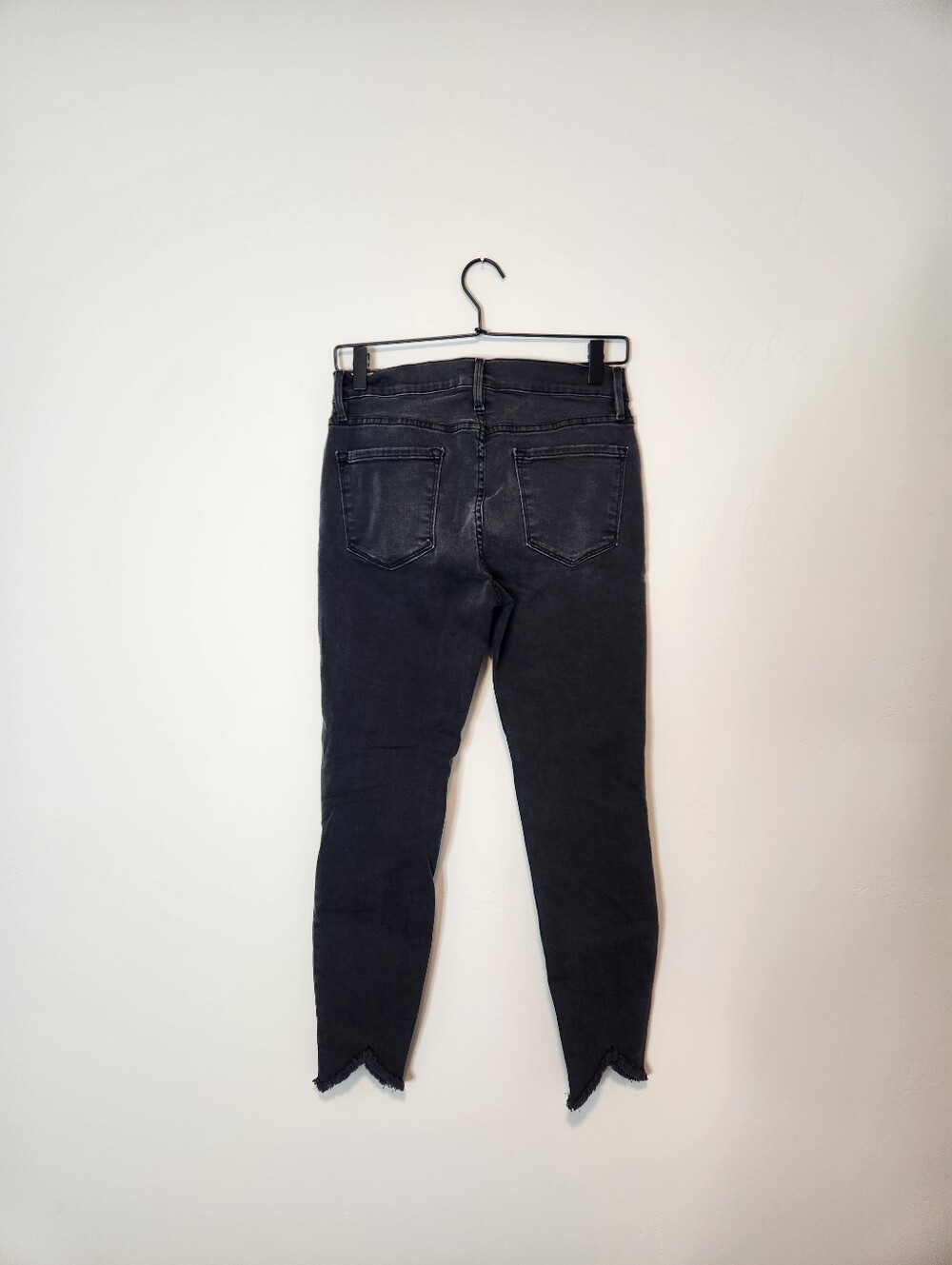 FRAME Le Skinny De Jeanne Crop Raw Triangle Hem Size 28 - Picture 3 of 9
